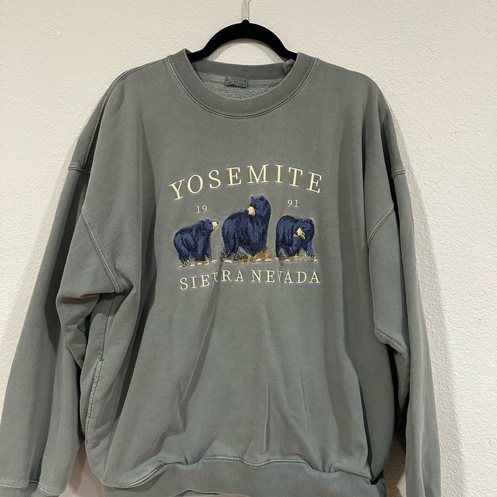 Yosemite Sierra Nevada Gray Sweater